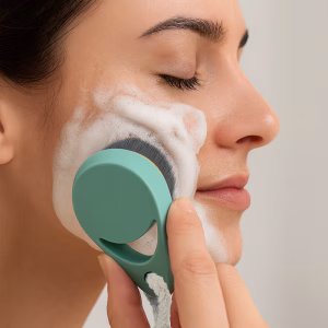 face cleansing brush, face scrubbing brush, facial brush